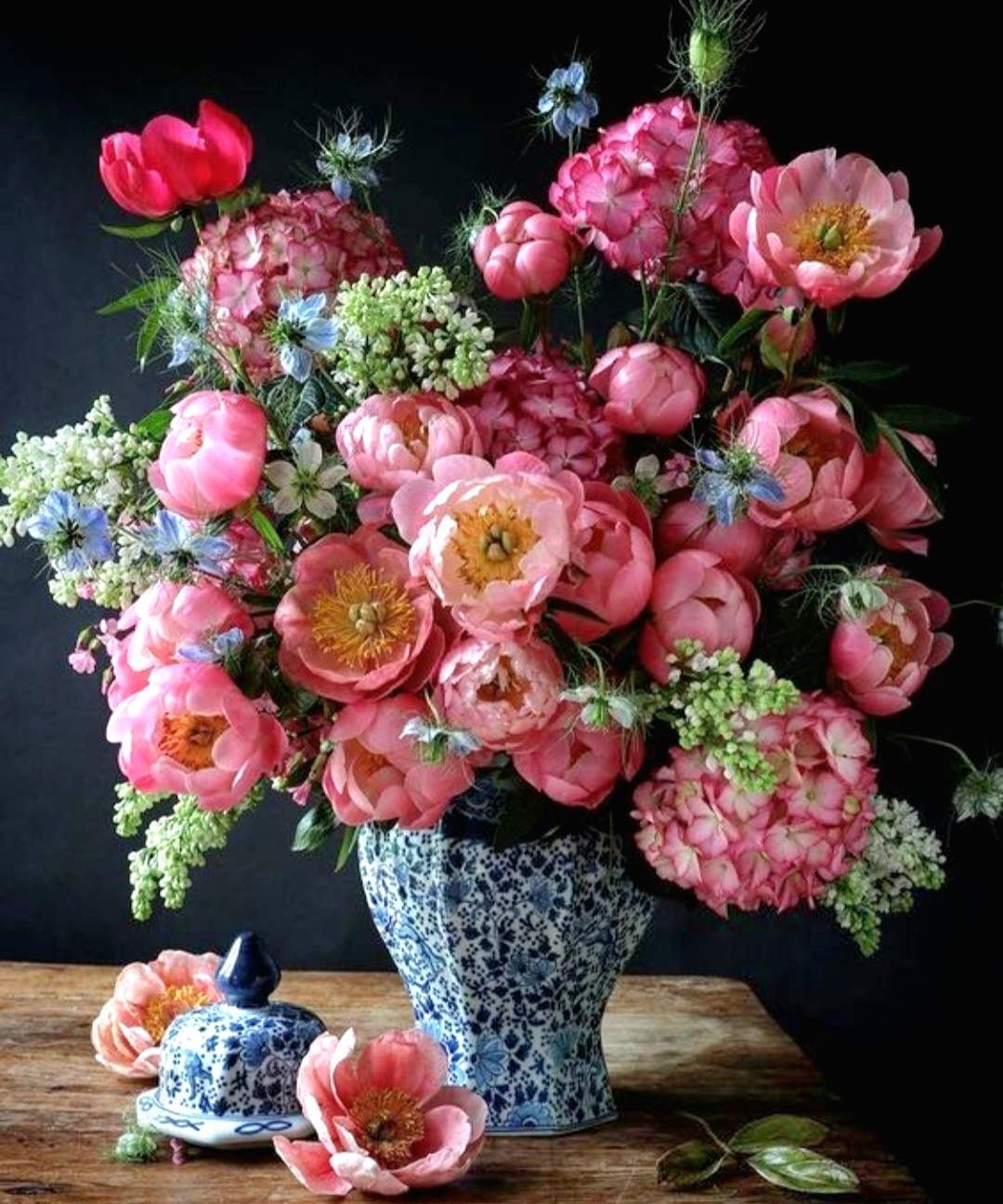 Pink Floral Vase diamond painting kit by Puzzling Gems